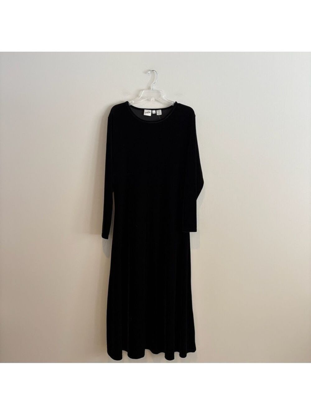 Vintage Jacqueline Ferrar Classic Black Velvet Long Sleeve Dress
